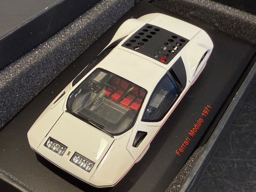 Ferrari modulo bianco - bianco, 1:43